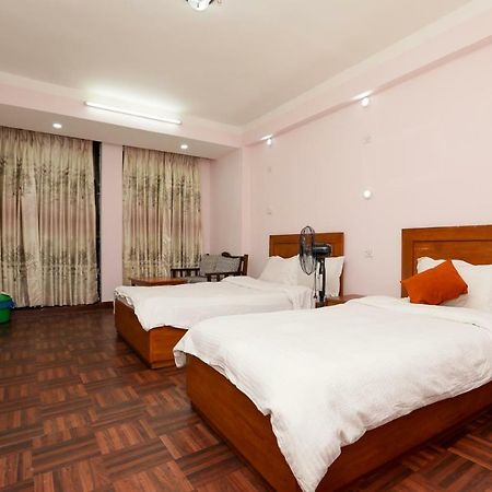 Famous House Kathmandu Hostel Ngoại thất bức ảnh