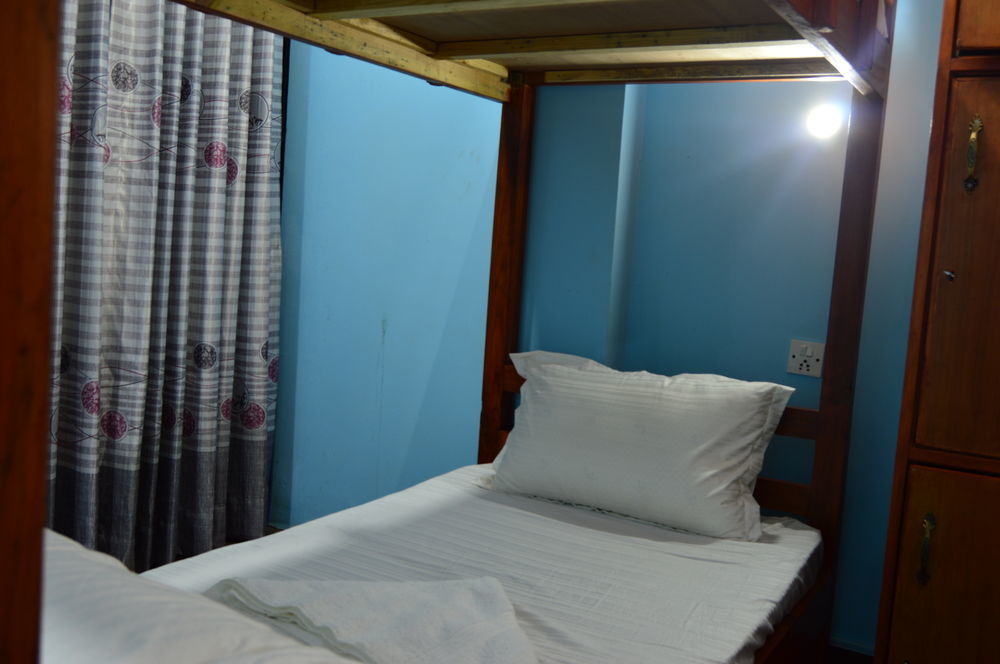 Famous House Kathmandu Hostel Ngoại thất bức ảnh