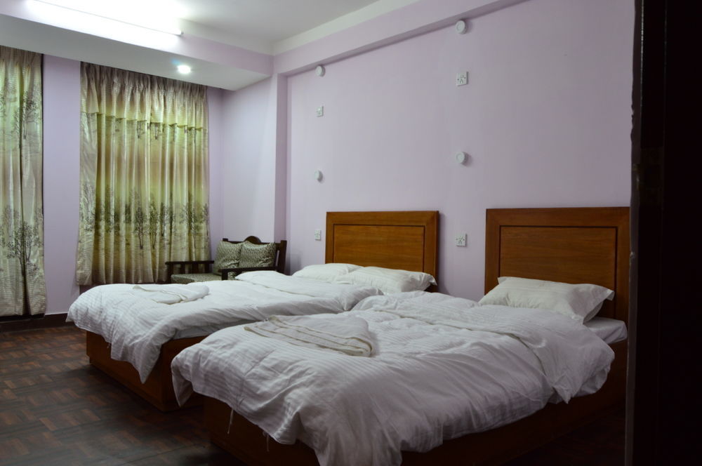 Famous House Kathmandu Hostel Ngoại thất bức ảnh