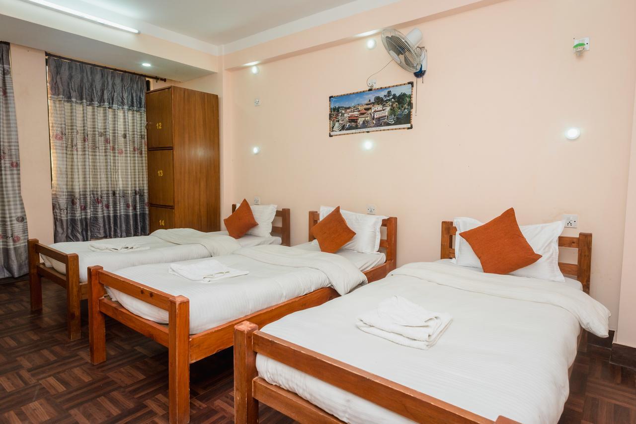 Famous House Kathmandu Hostel Ngoại thất bức ảnh