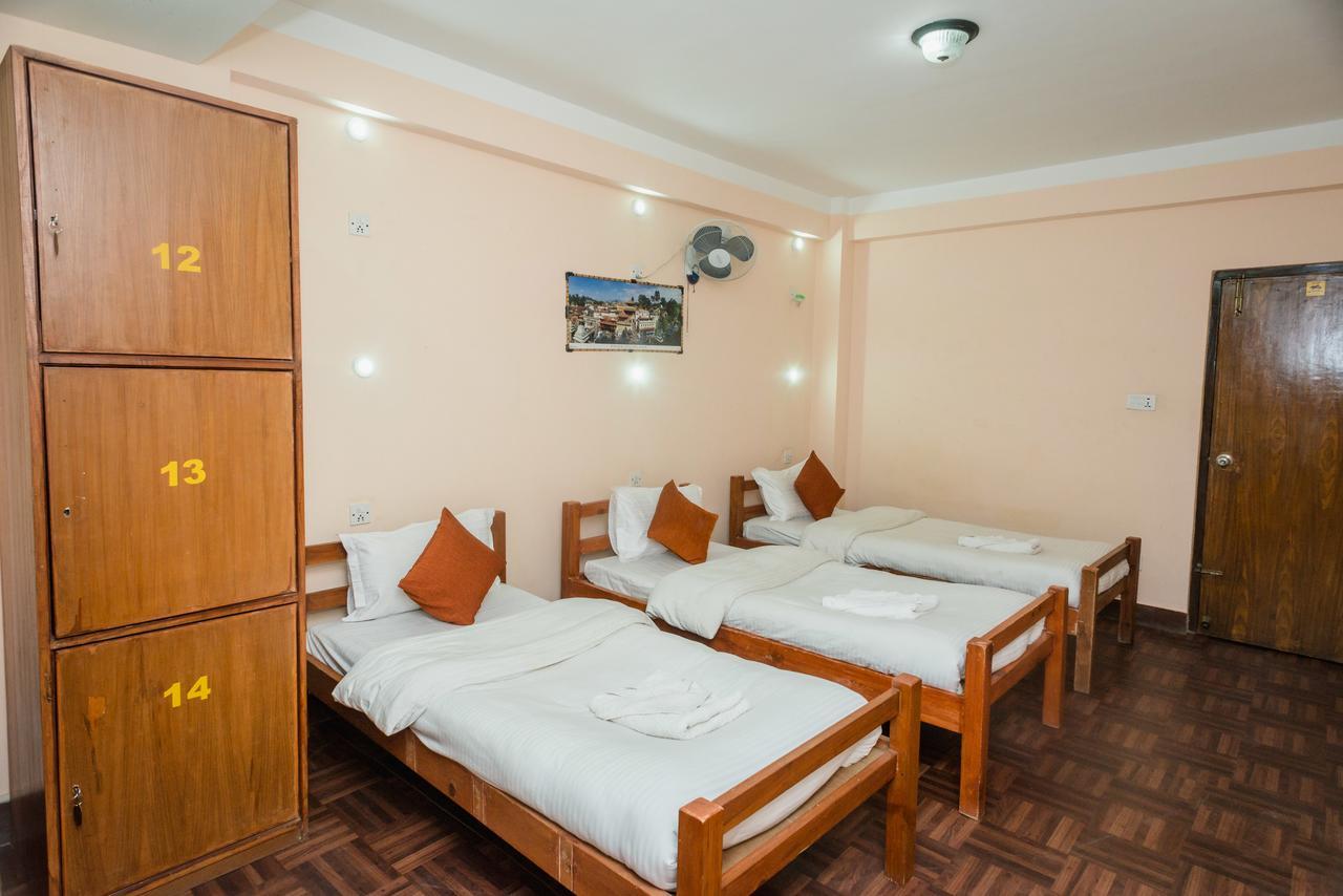 Famous House Kathmandu Hostel Ngoại thất bức ảnh
