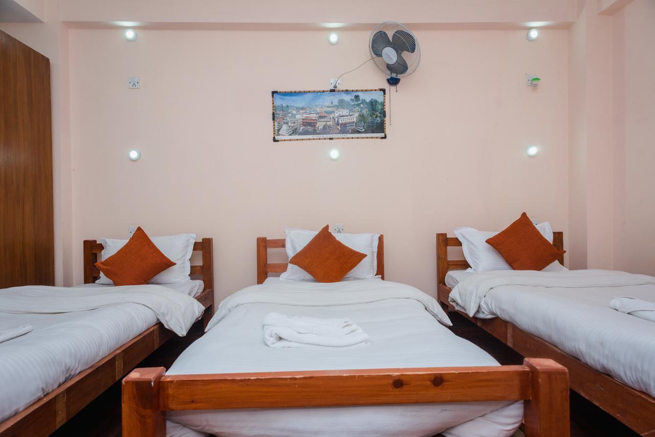 Famous House Kathmandu Hostel Ngoại thất bức ảnh