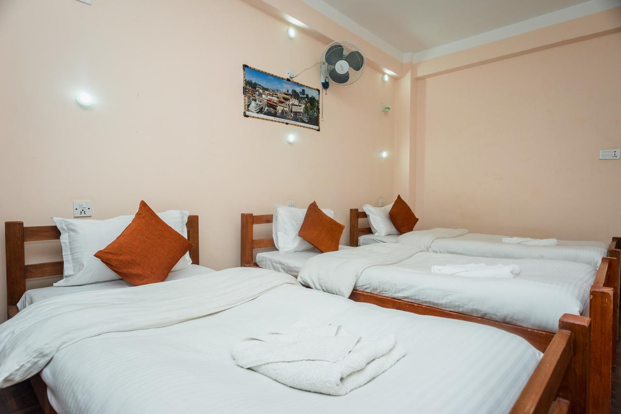 Famous House Kathmandu Hostel Ngoại thất bức ảnh