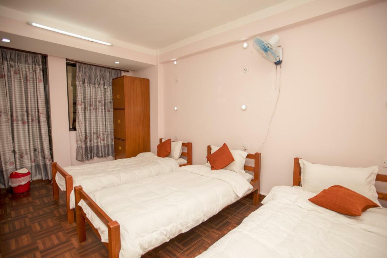 Famous House Kathmandu Hostel Ngoại thất bức ảnh
