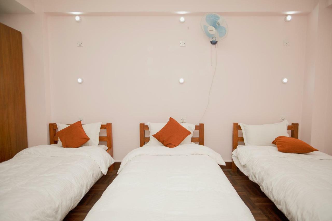Famous House Kathmandu Hostel Ngoại thất bức ảnh