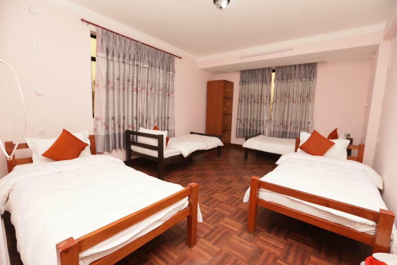 Famous House Kathmandu Hostel Ngoại thất bức ảnh