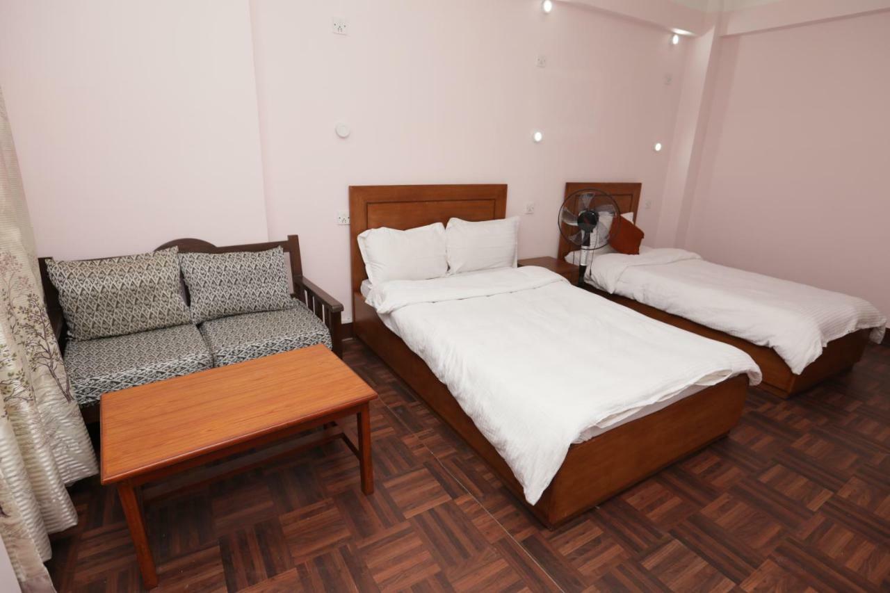 Famous House Kathmandu Hostel Ngoại thất bức ảnh