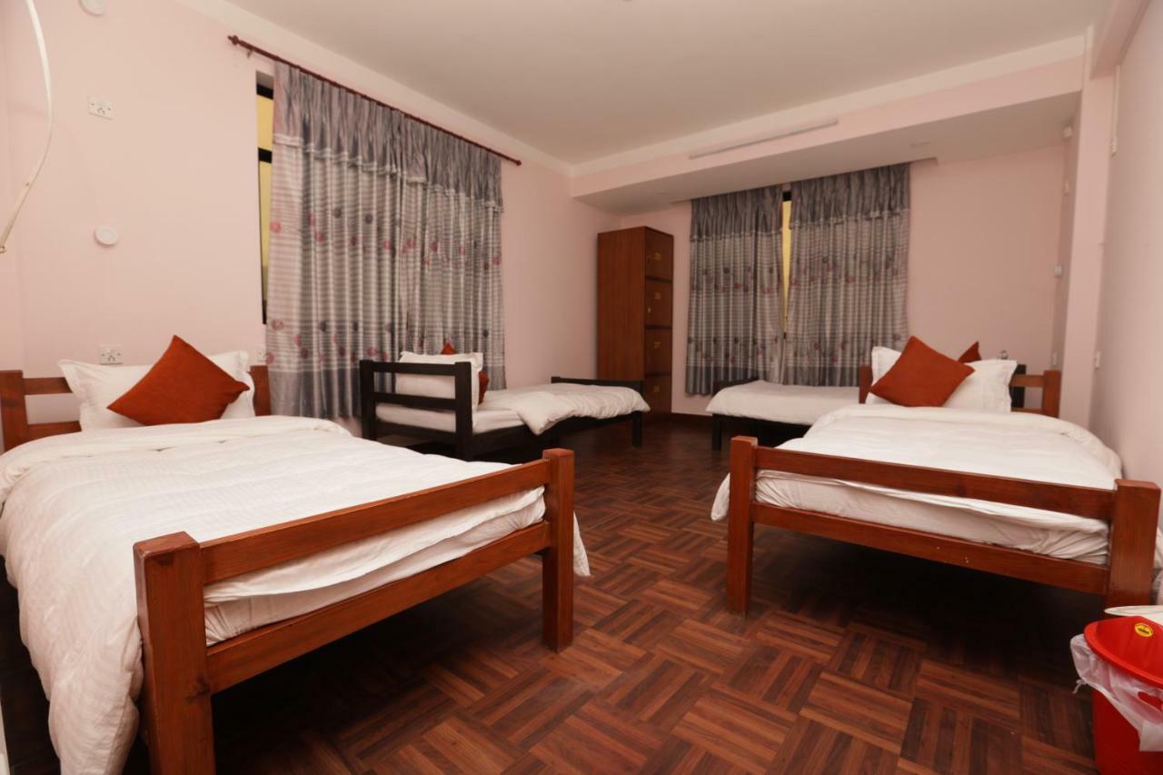 Famous House Kathmandu Hostel Ngoại thất bức ảnh
