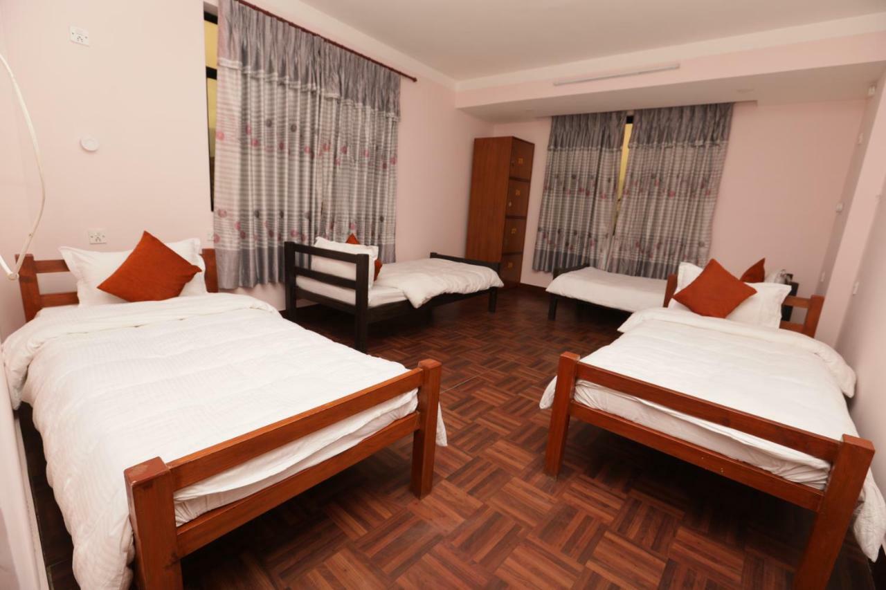 Famous House Kathmandu Hostel Ngoại thất bức ảnh