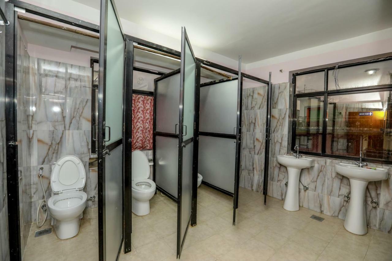 Famous House Kathmandu Hostel Ngoại thất bức ảnh