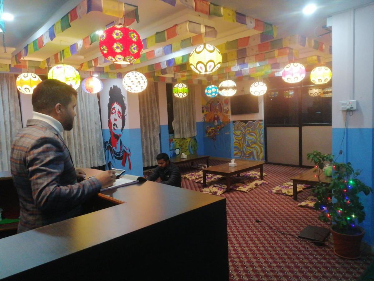 Famous House Kathmandu Hostel Ngoại thất bức ảnh
