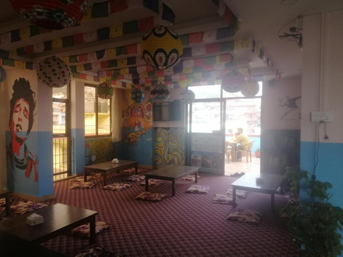 Famous House Kathmandu Hostel Ngoại thất bức ảnh